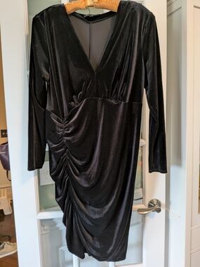Eloquii Black Velvet Ruched V-Neck Long Sleeve Dress